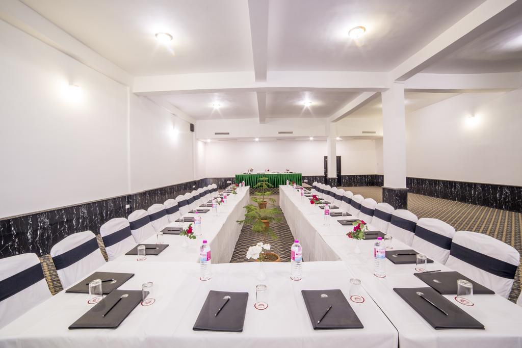 ホテルPalette - Solar Residency Srīnagar エクステリア 写真