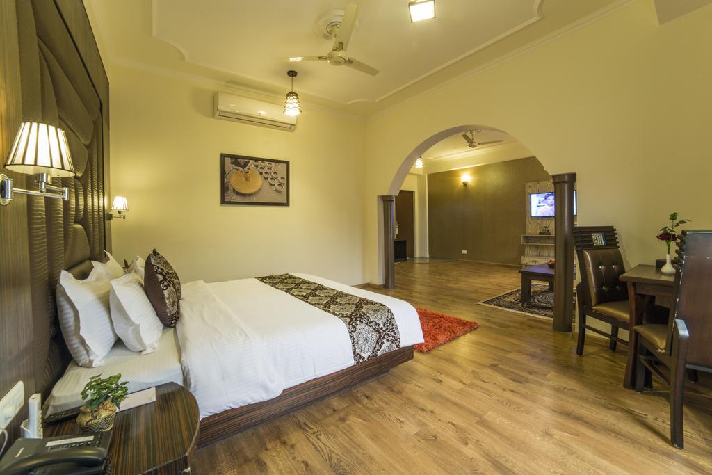ホテルPalette - Solar Residency Srīnagar エクステリア 写真